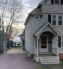 House and boat as shown on TV